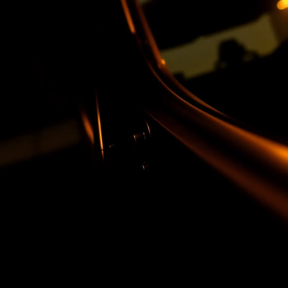 Ciężko zamykające się drzwi w samochodzie