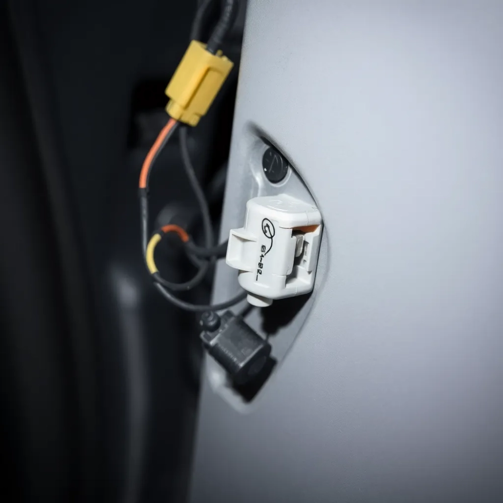 Opel Zafira B centralny zamek nie zamyka jednych drzwi