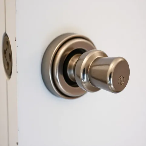 Ile kosztuje wymiana zamka w drzwiach wejściowych