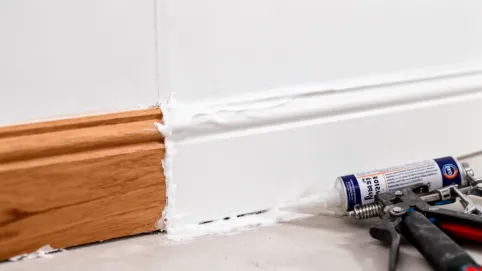 Jak kłaść akryl na listwach