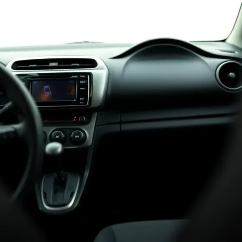 Jak wyłączyć automatyczne zamykanie drzwi Toyota Yaris