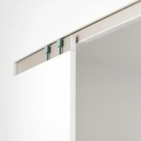 Jak wyprostować drzwi od szafy