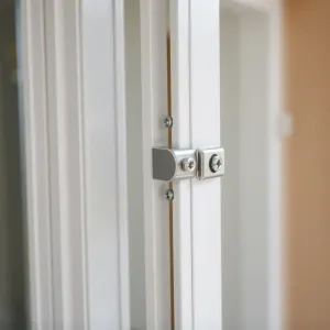 Jak zamontować zatrzask do drzwi balkonowych