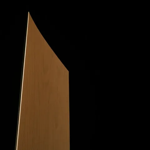 Szczelina między drzwiami a futryną