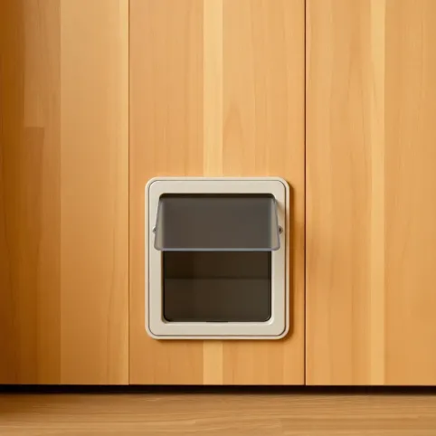 Wejście dla kota w drzwiach