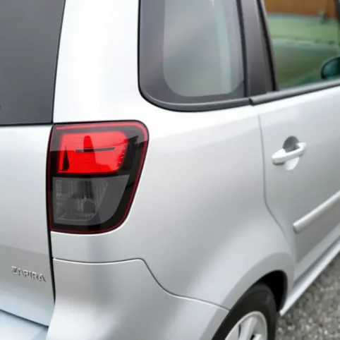 Zafira B nie działa centralny zamek w tylnych drzwiach