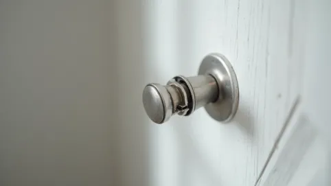 Zamek do drzwi łazienkowych