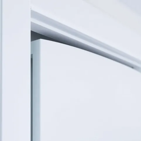 Zamykanie drzwi na magnes