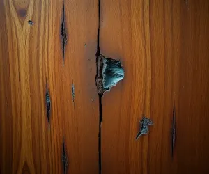 Zarysowane drzwi koszt